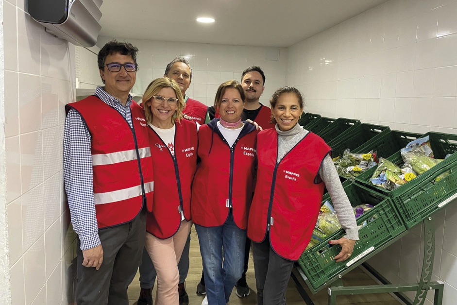 2023. Banco de alimentos atendido por voluntarios de MAPFRE en España